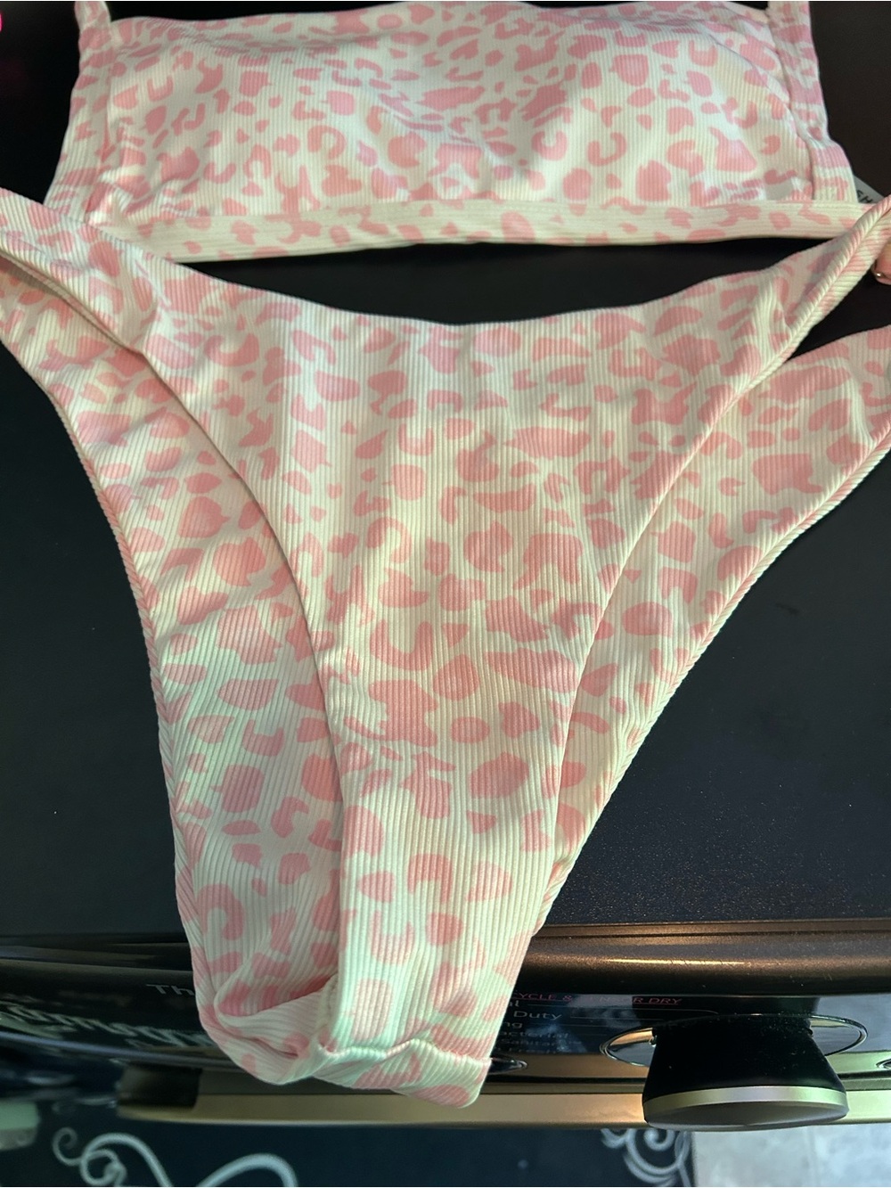 Bikini - Picture 2 of 3